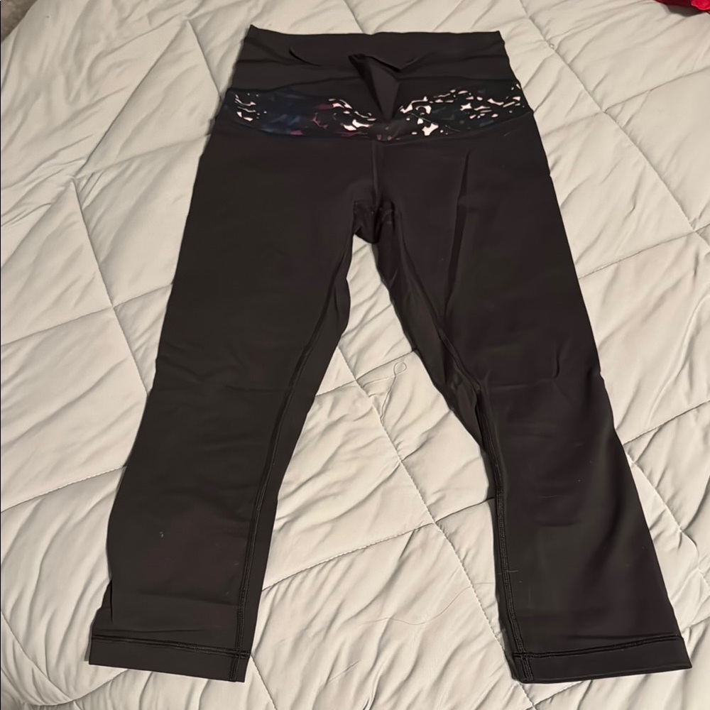 Lululemon Athletica Cropped Black and Purple Leggings